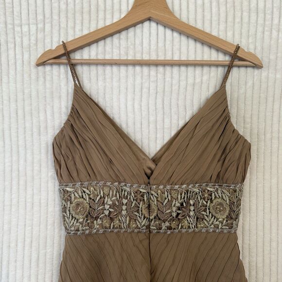 Carmen Marc Valvo 100% Silk Embellished Straps Pleated Dress Tan Size 0 - Picture 14 of 16